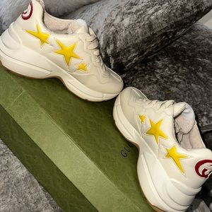 GUCCI WOMEN'S RHYTON SNEAKER WITH STARS.      **WORN ONCE **